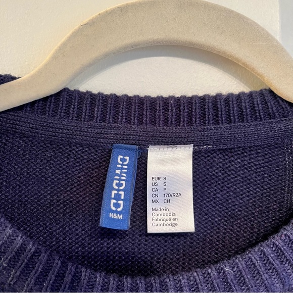 New! [H&M] Holiday Christmas Tree Sweater & matching beanie - Picture 5 of 9